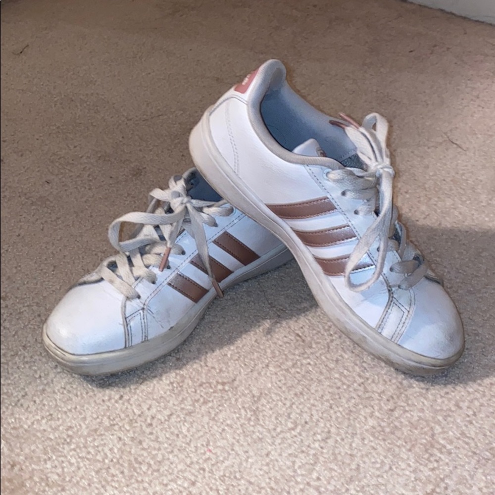 Adidas Sneakers